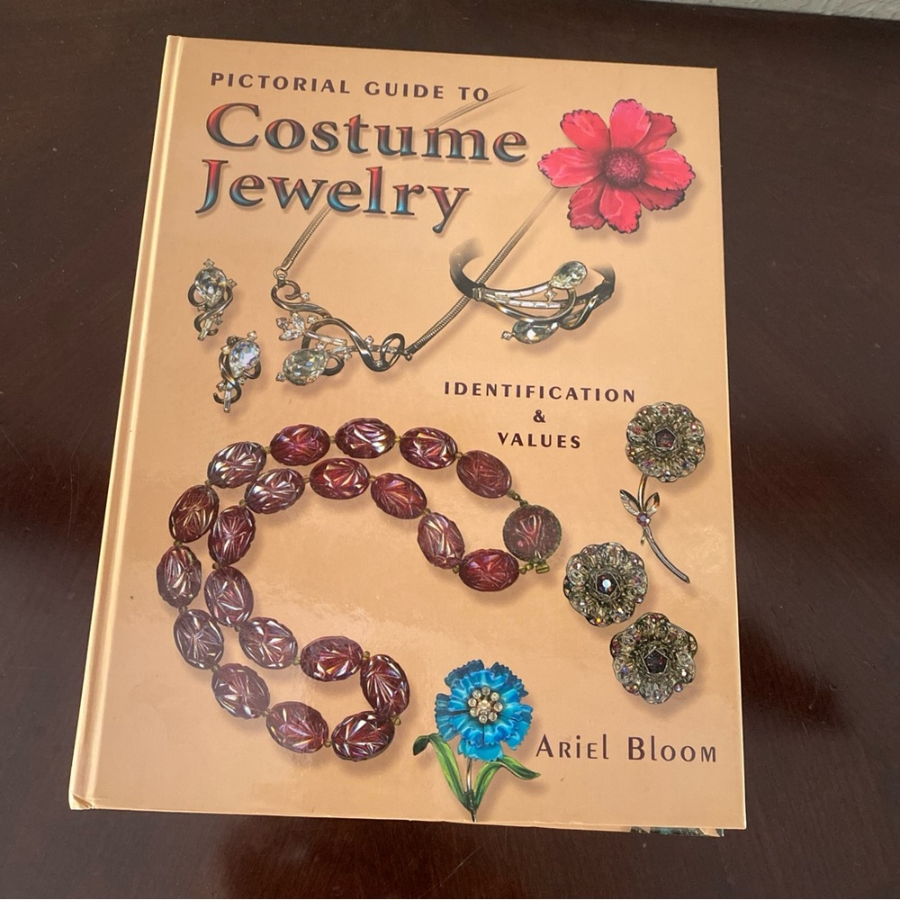 Pictorial Guide to Costume Jewelry ID & Value Ariel Bloom 2008 First Ed HB Book - Picture 3 of 5
